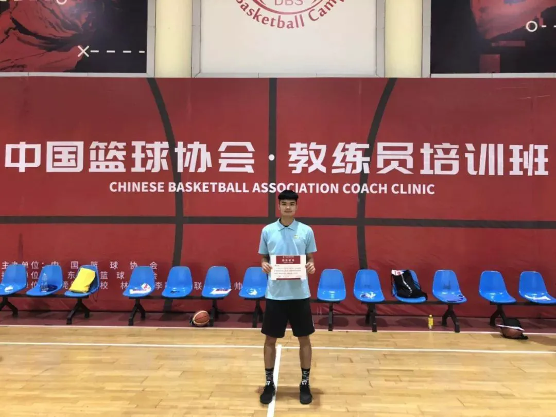 刻苦训练篮球时如何避免受伤的建议_0